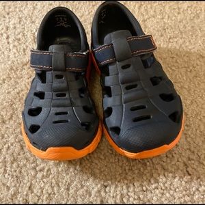 🌸 3/$20 Surprize Rubber Boys Sandals Sz:6🌸